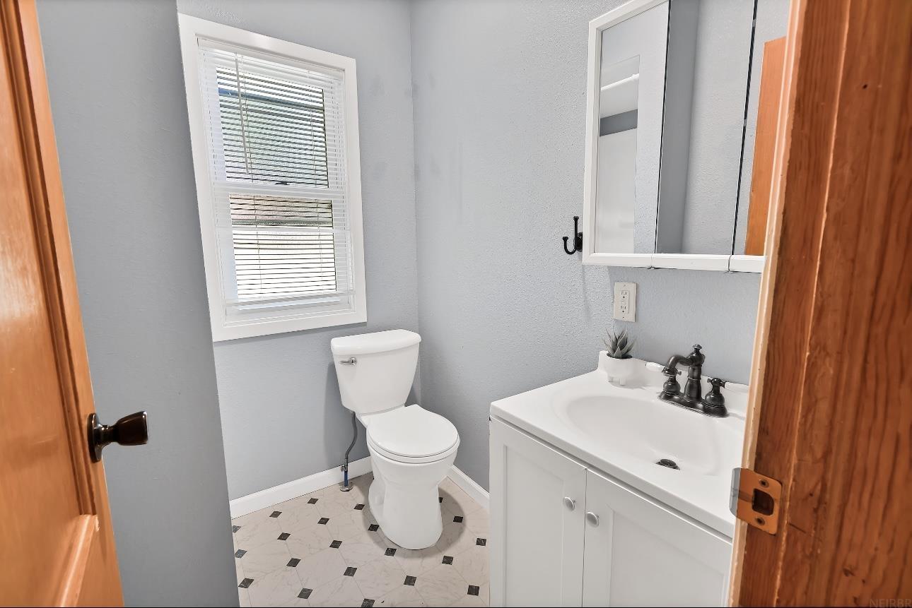 1250 W Airline Highway