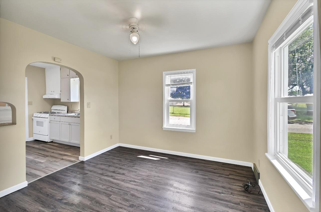 1250 W Airline Highway