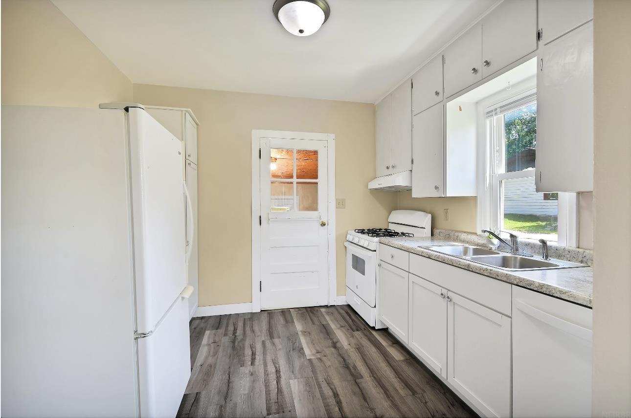 1250 W Airline Highway