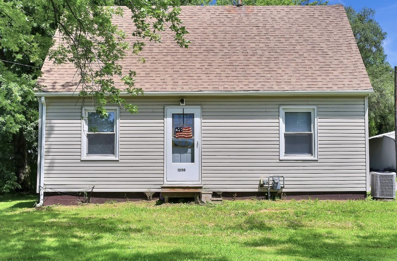 1250 W Airline Highway