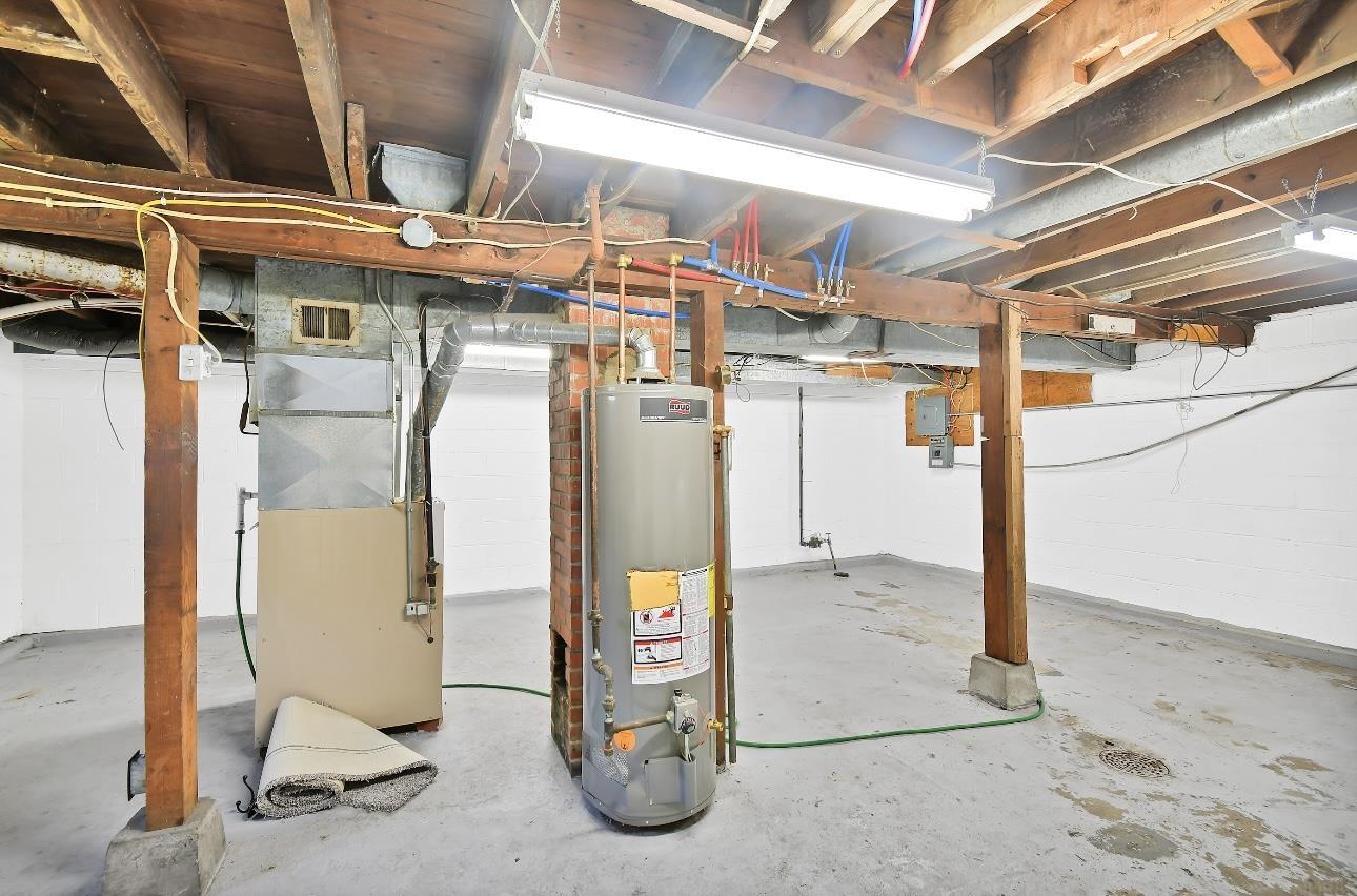 1250 W Airline Highway