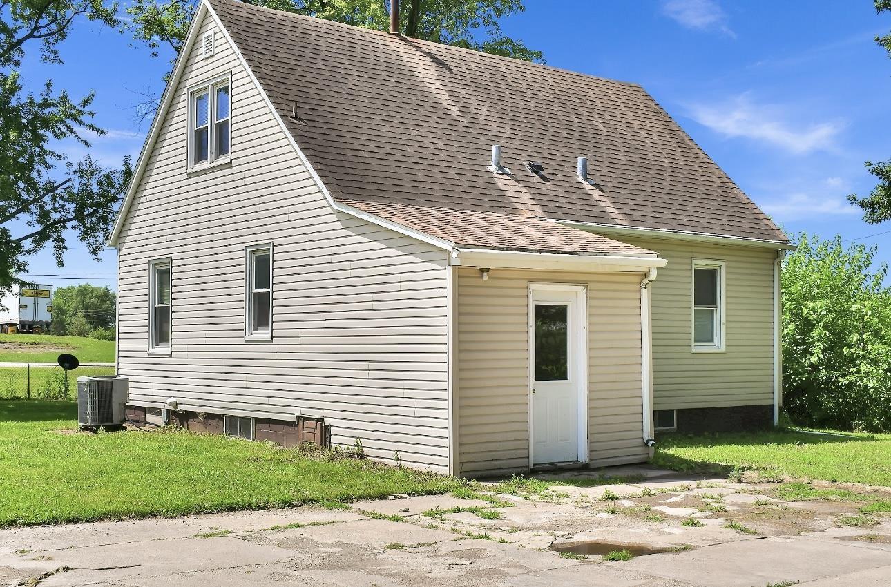 1250 W Airline Highway