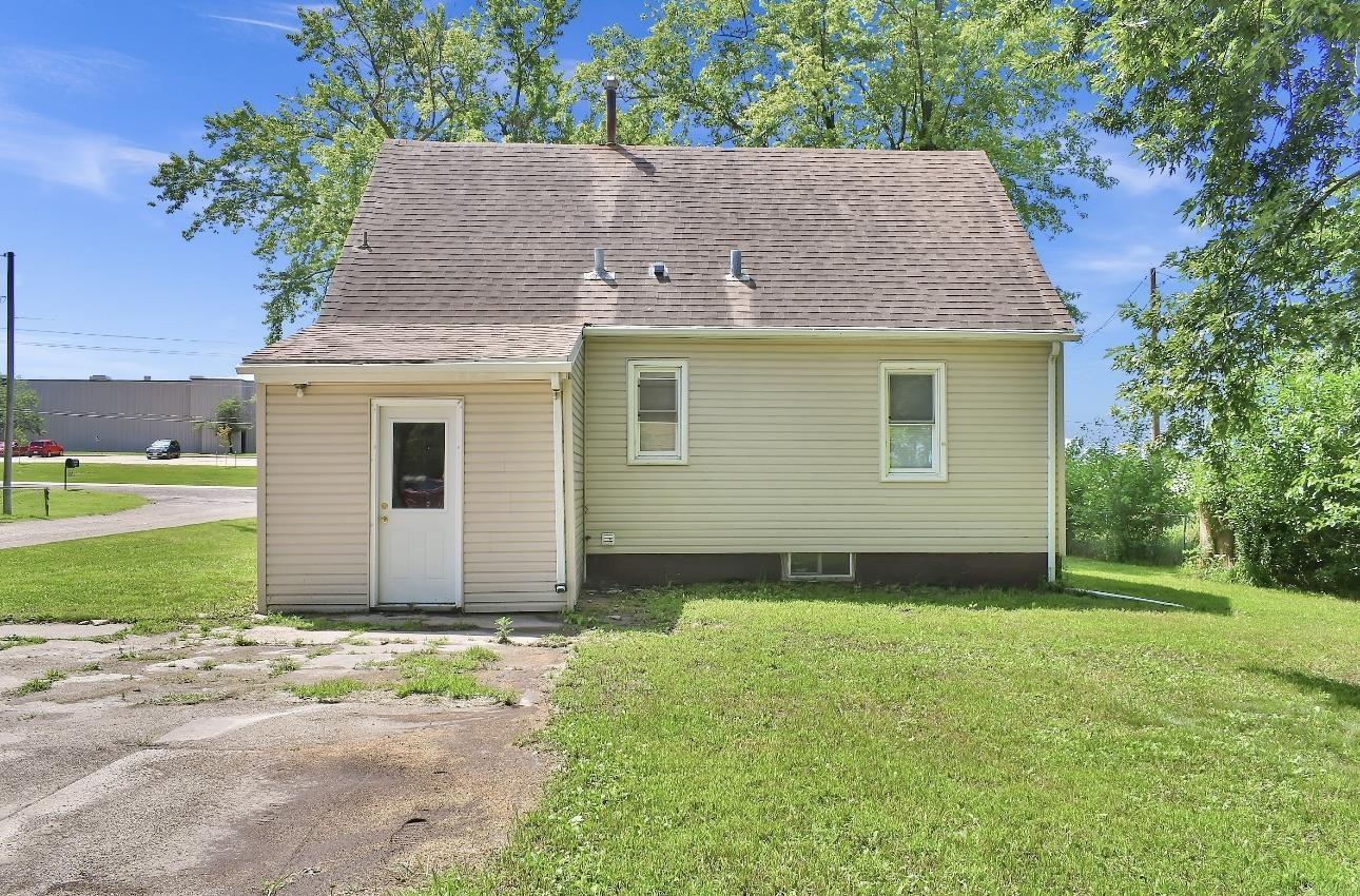 1250 W Airline Highway