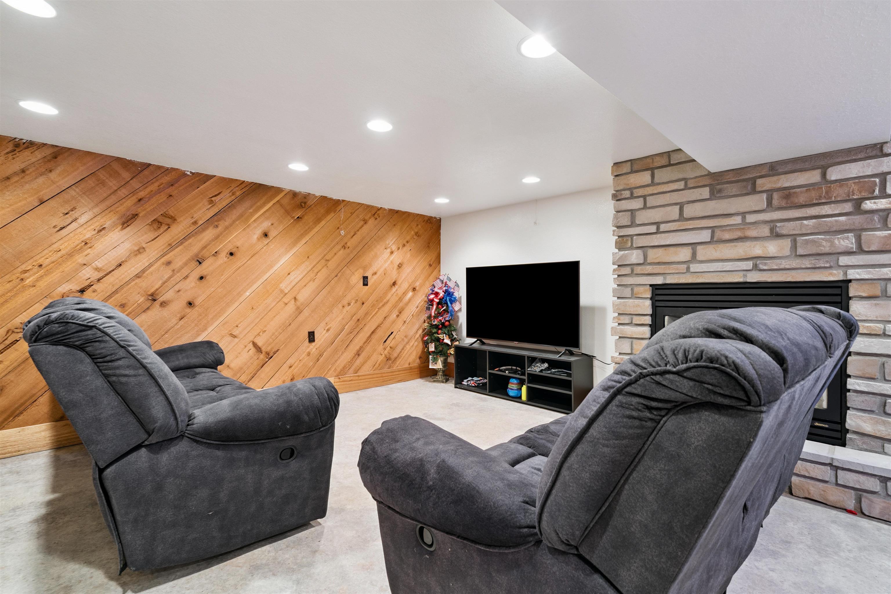 2601 Victory Drive