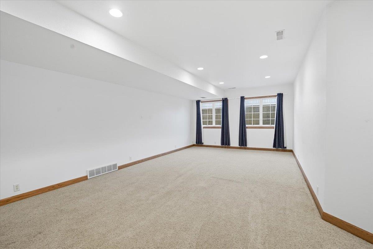 2706 Country Meadow