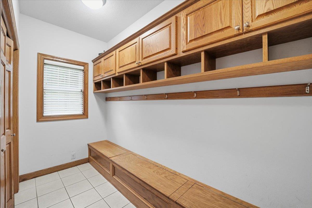 2706 Country Meadow