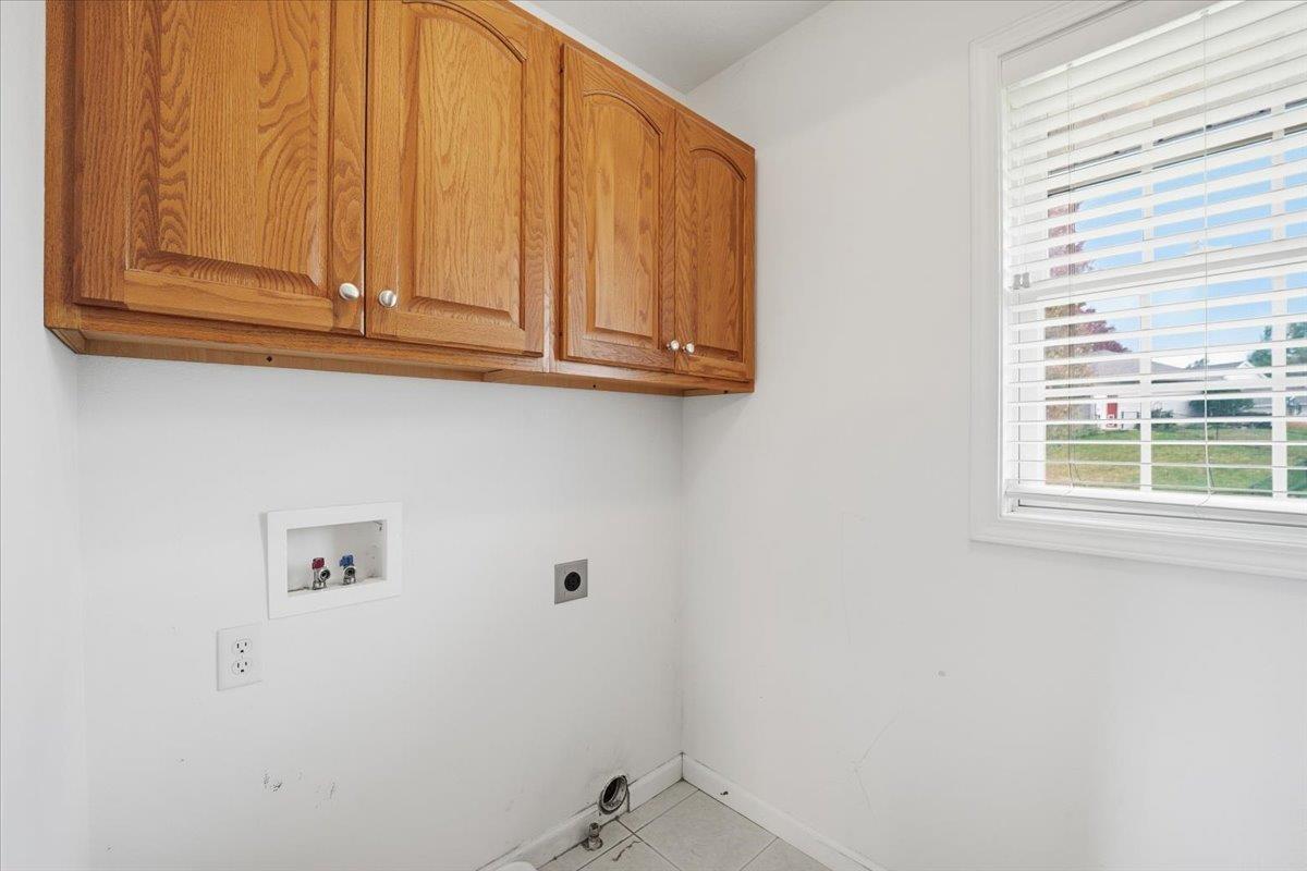 2706 Country Meadow