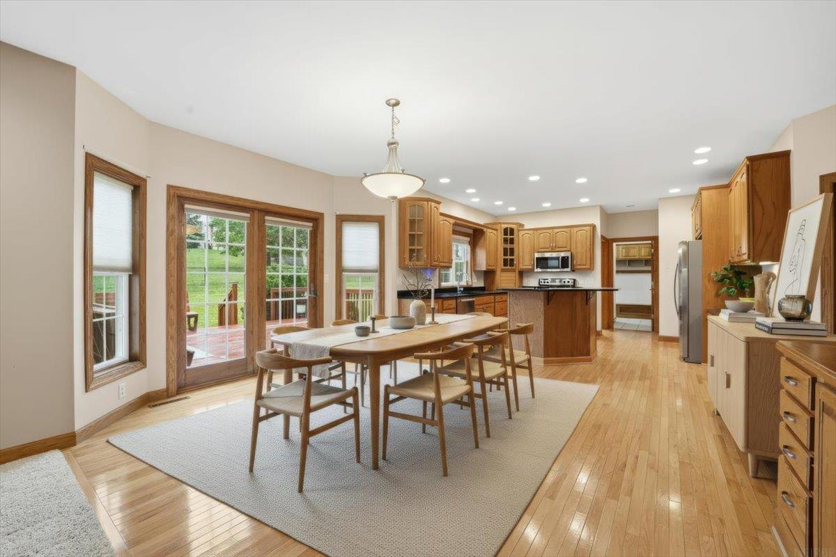 2706 Country Meadow