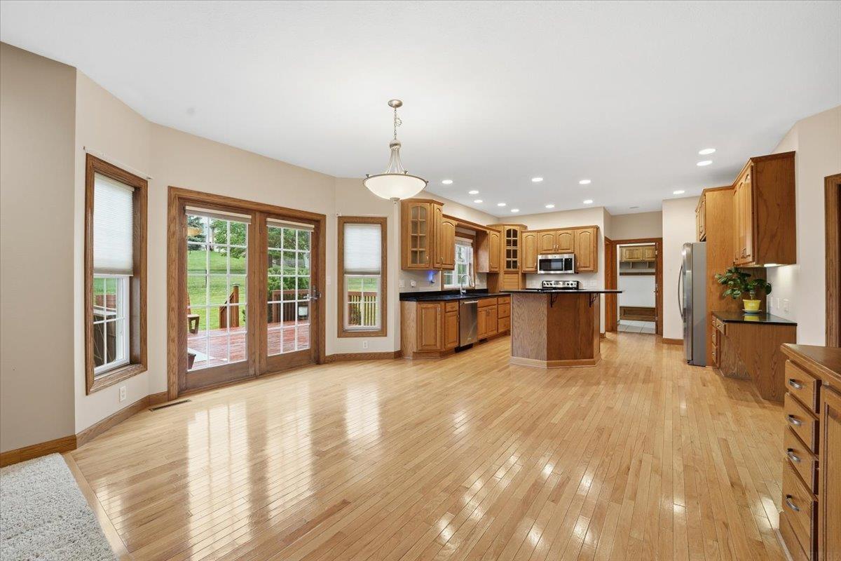 2706 Country Meadow