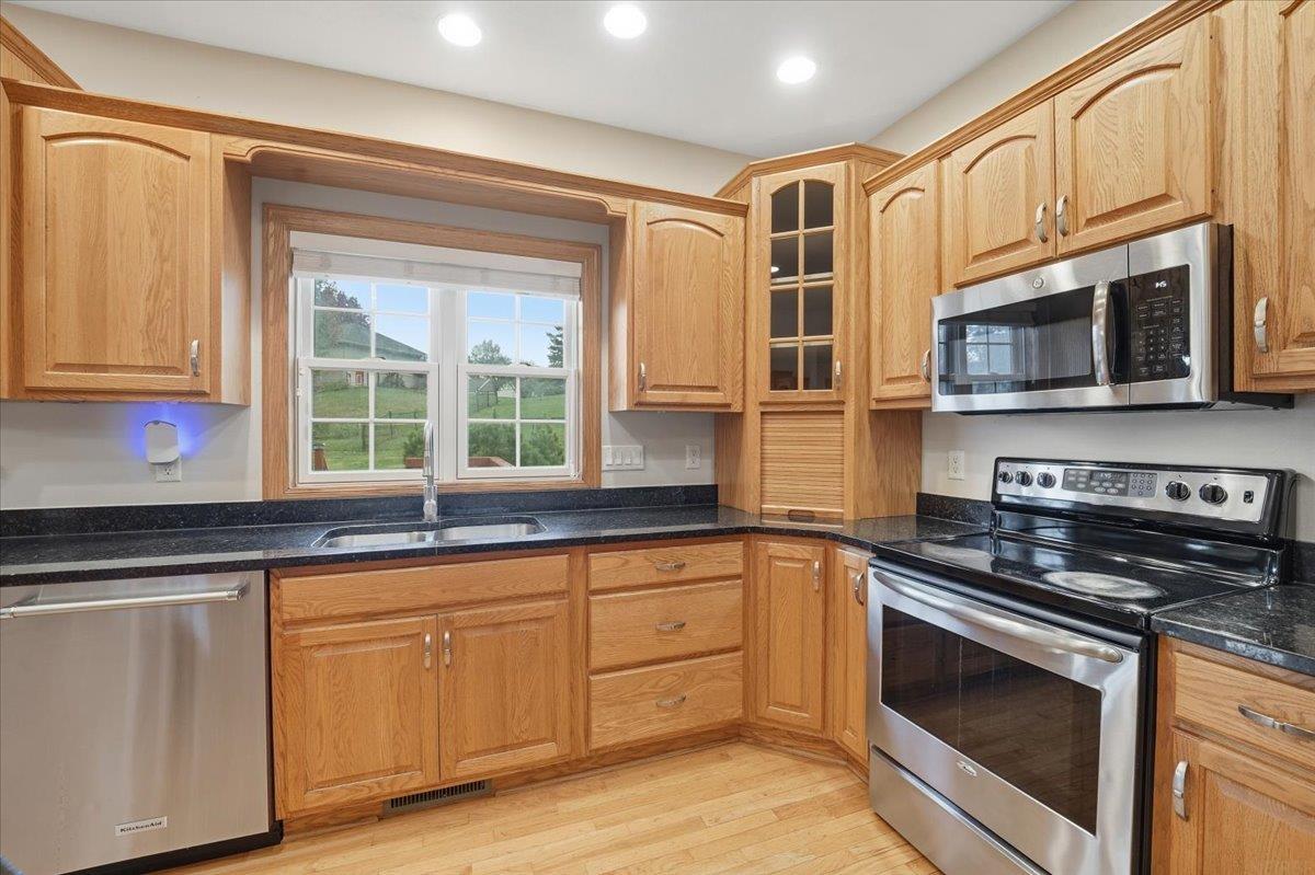 2706 Country Meadow