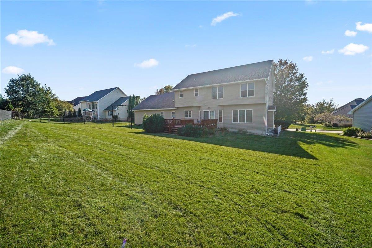 2706 Country Meadow