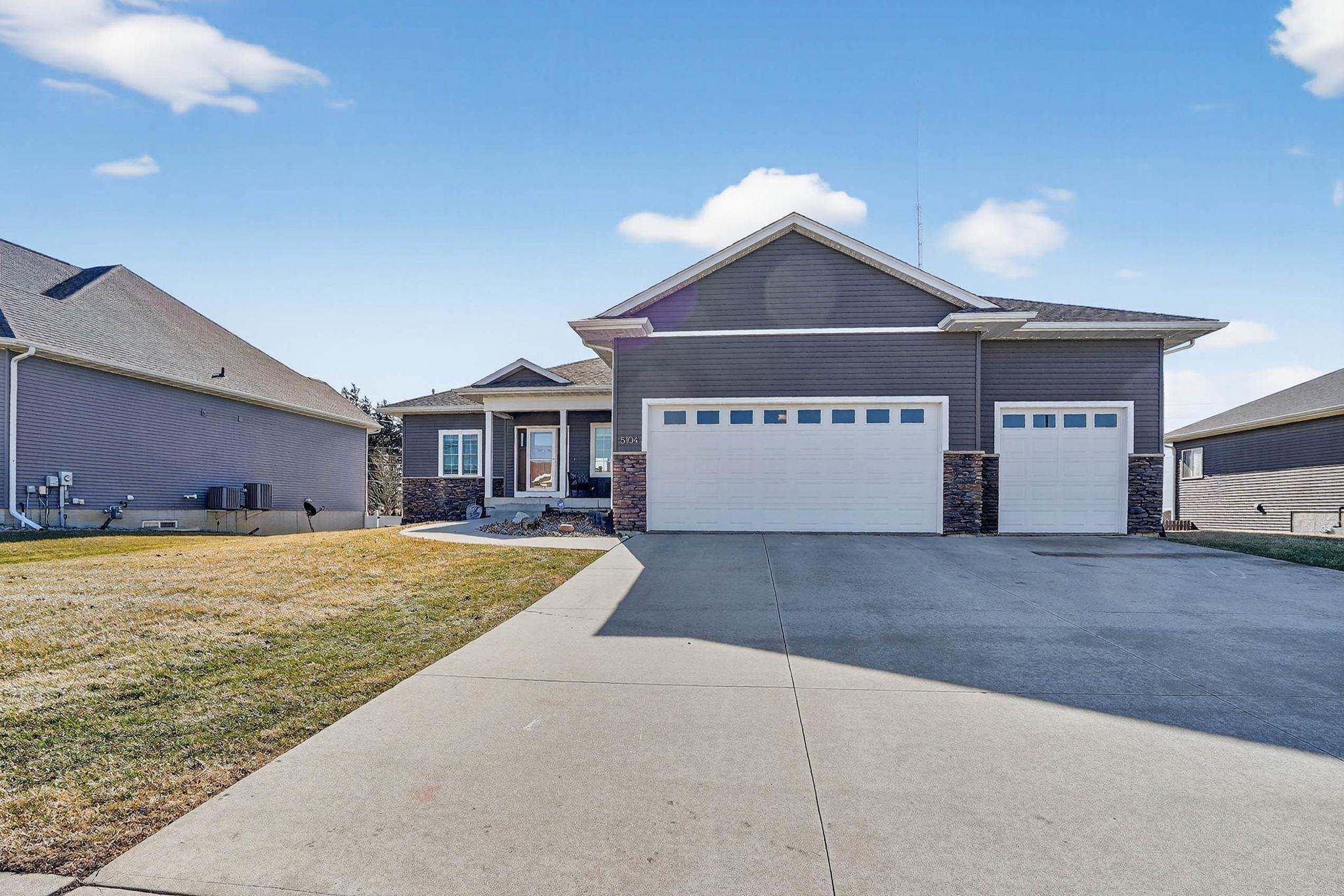 5104 William Dr