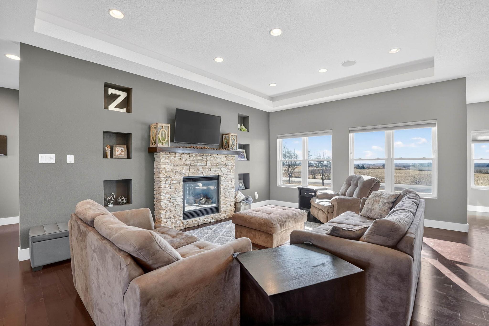 5104 William Dr