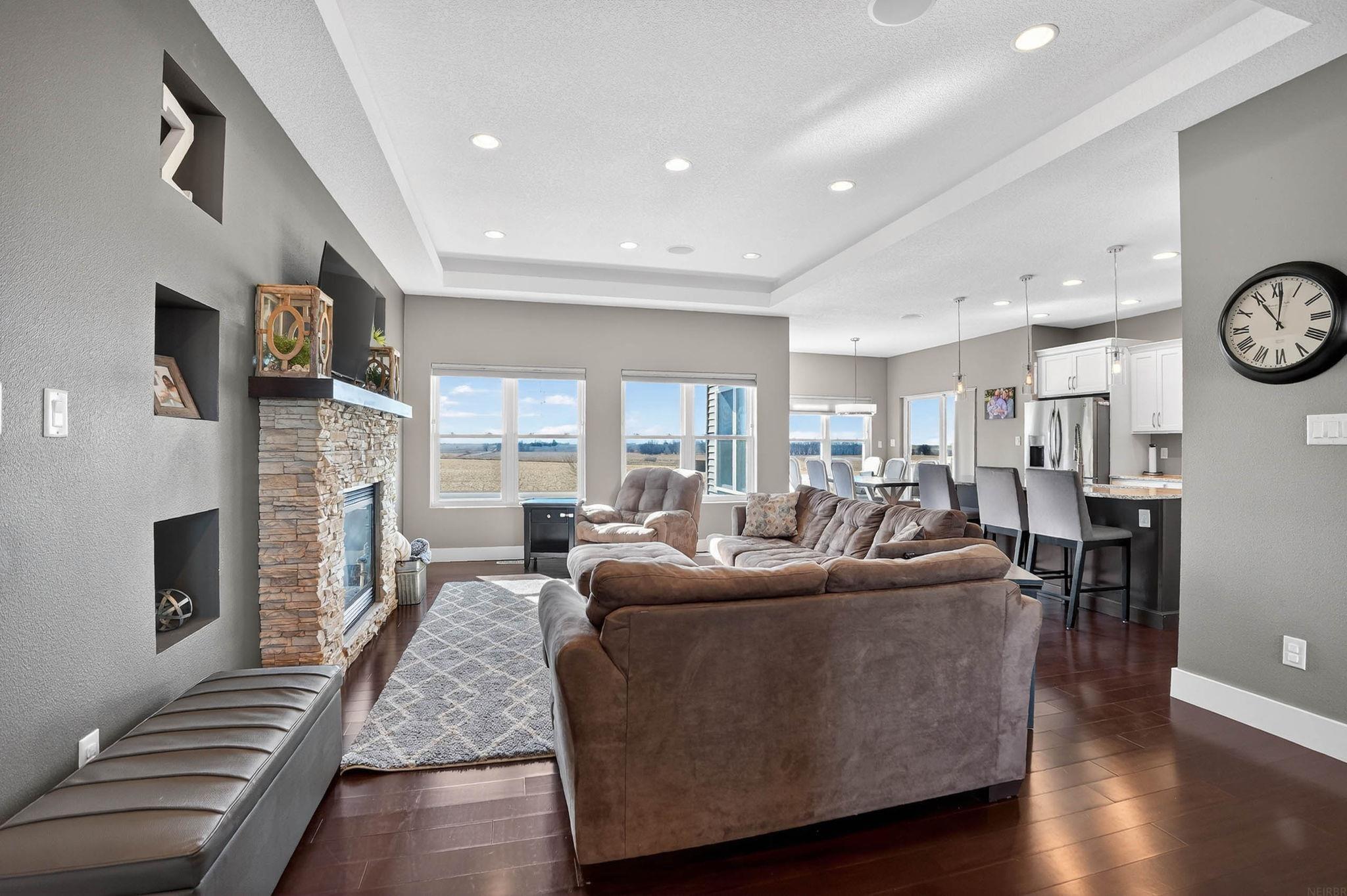 5104 William Dr