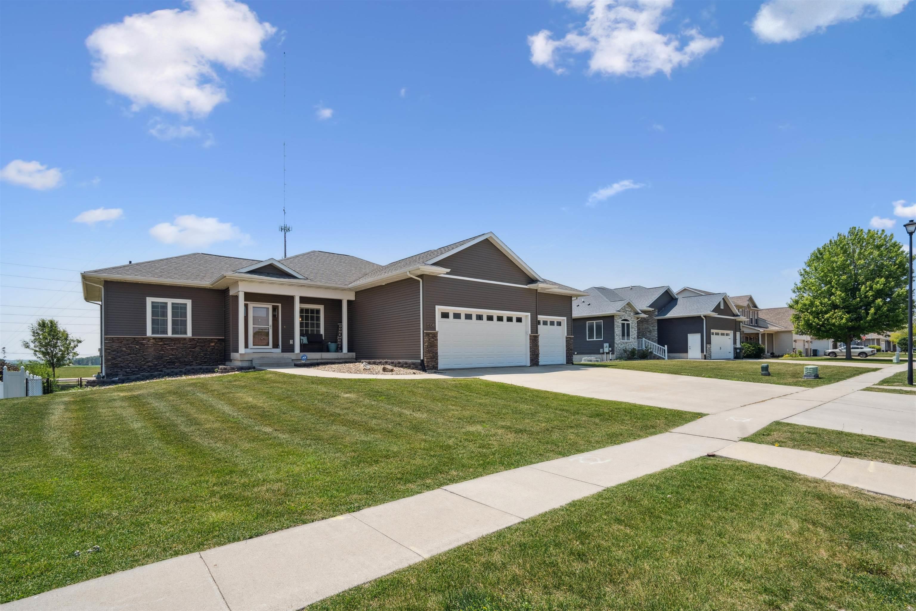 5104 William Dr