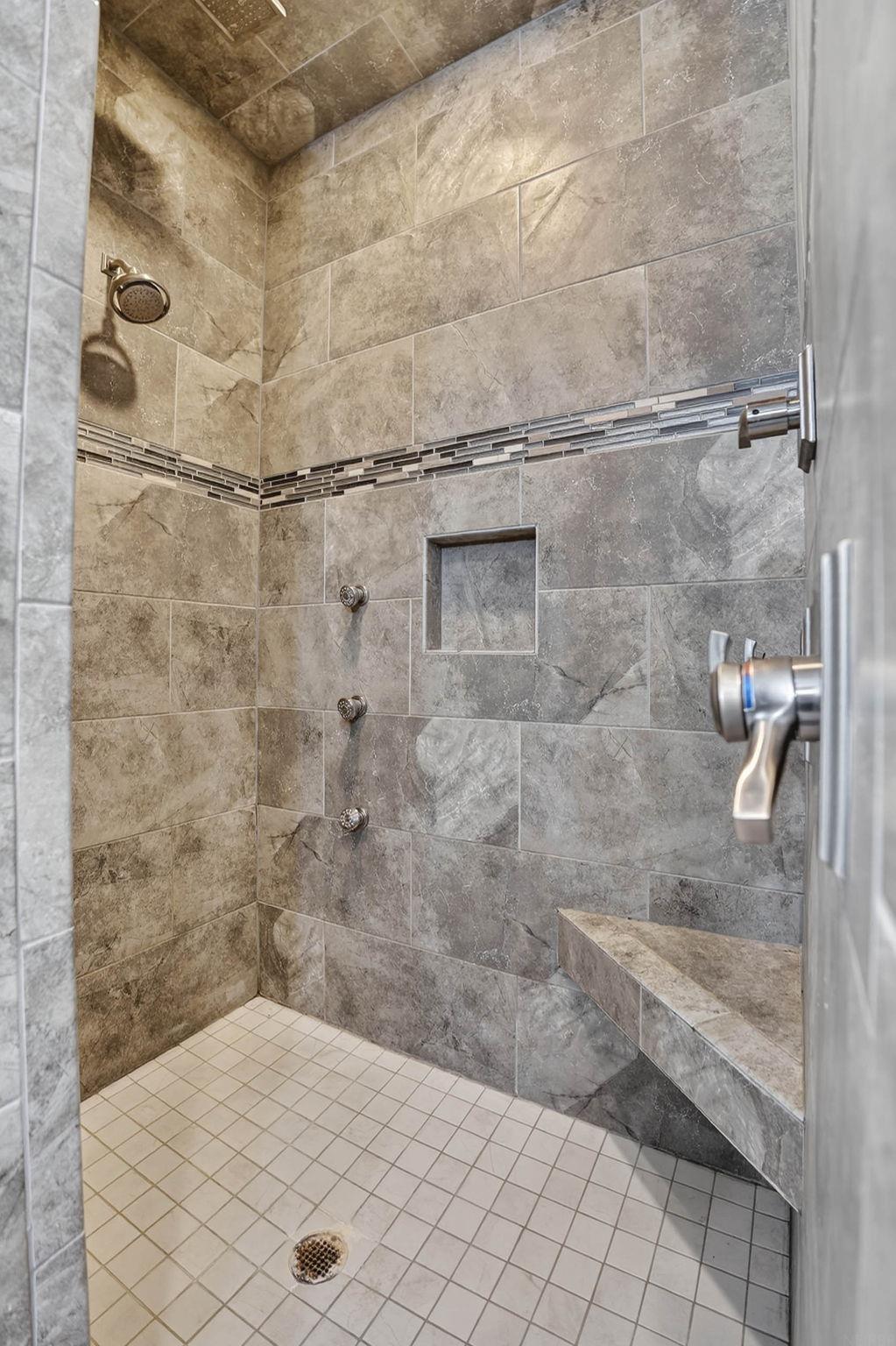 5104 William Dr
