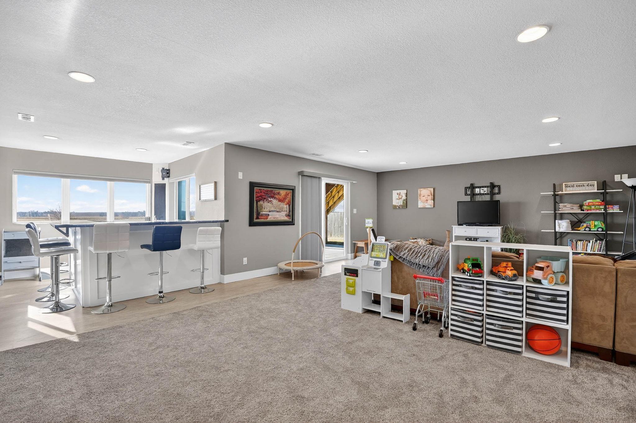 5104 William Dr