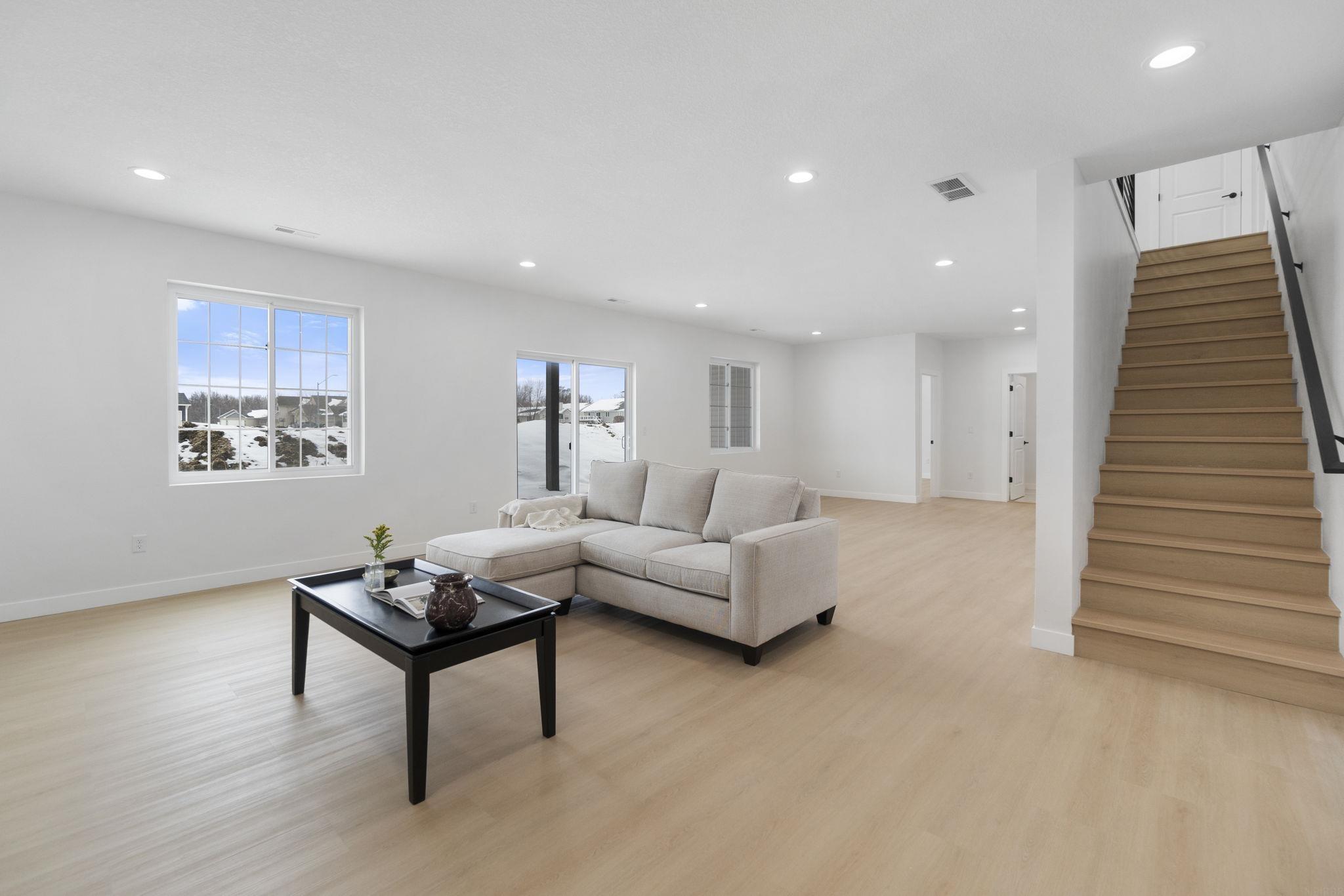 1122 Algonquin Drive