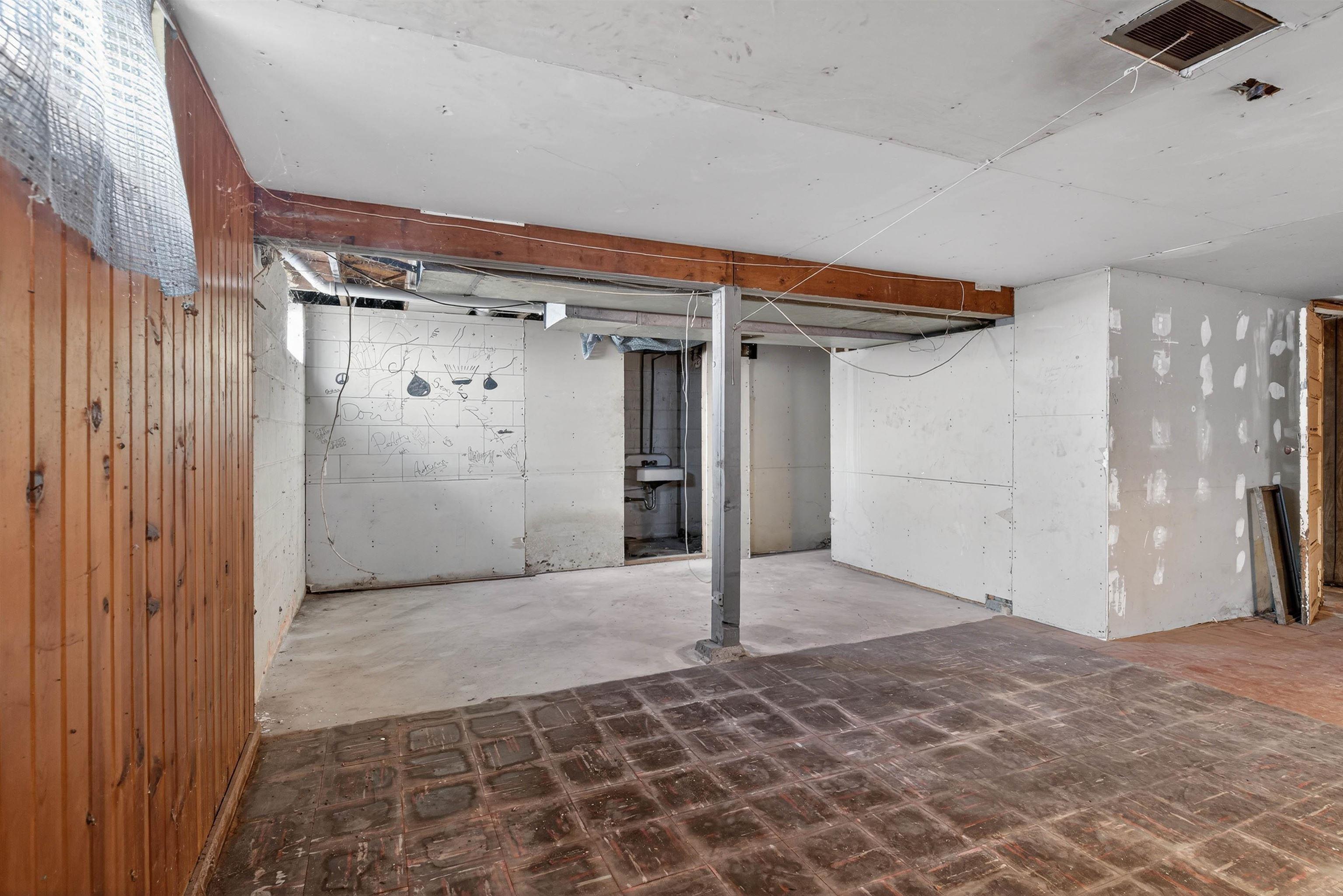 211 Boston Ave