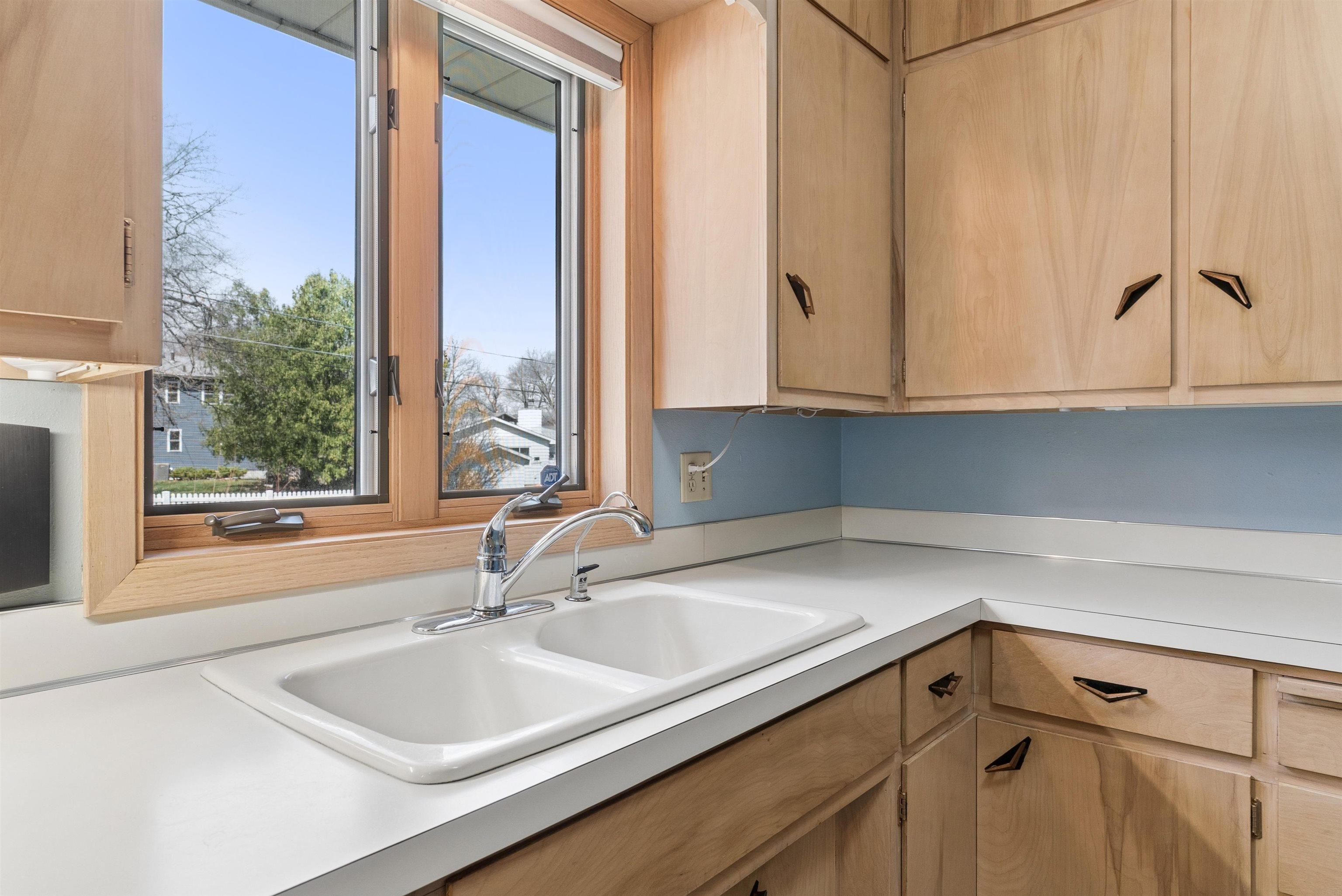 2702 Highview Avenue