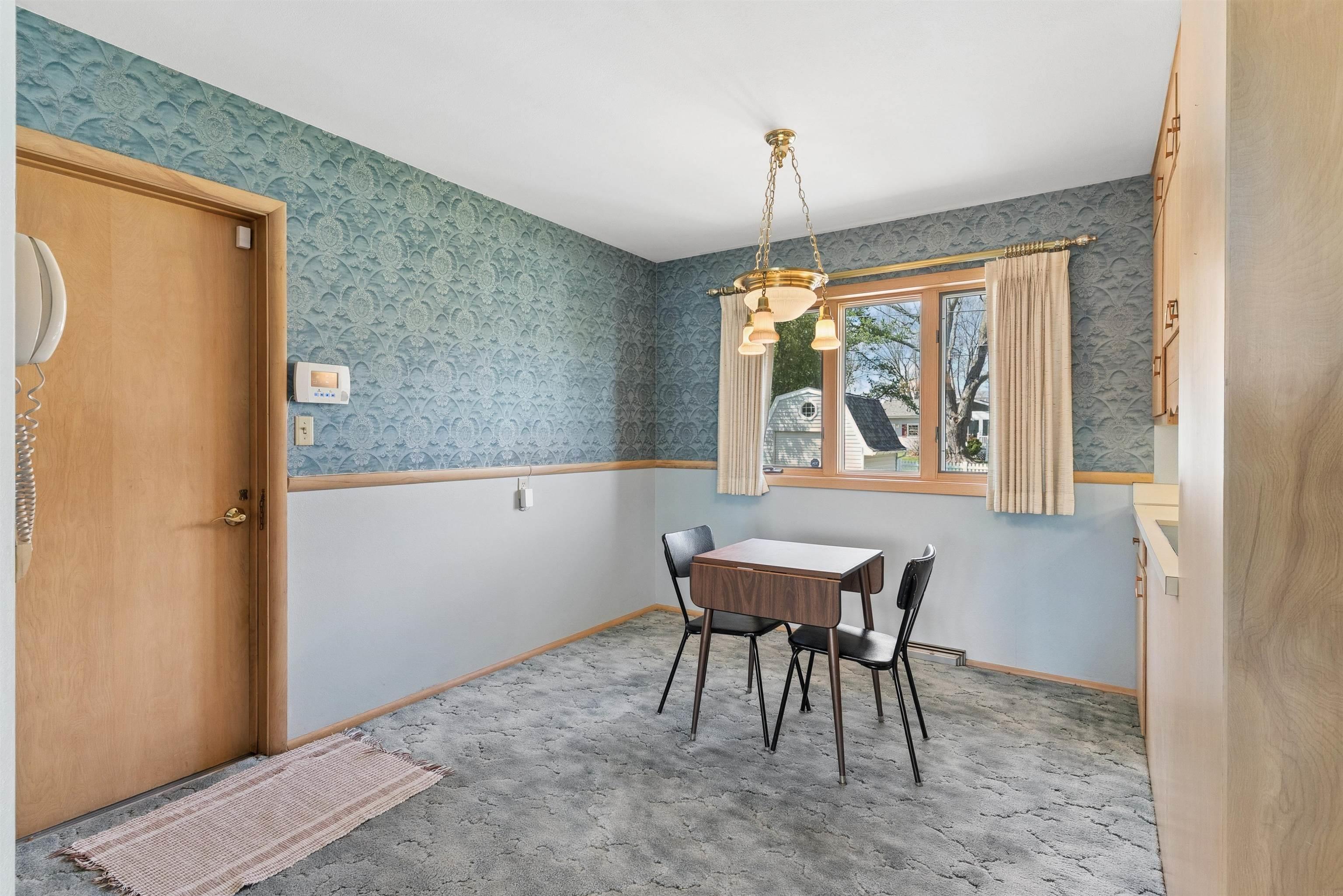 2702 Highview Avenue