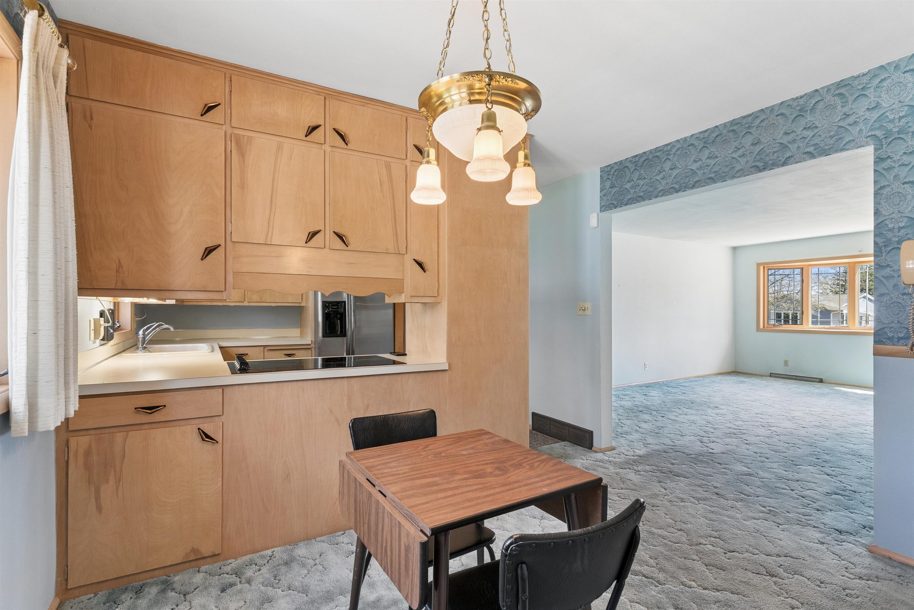 2702 Highview Avenue