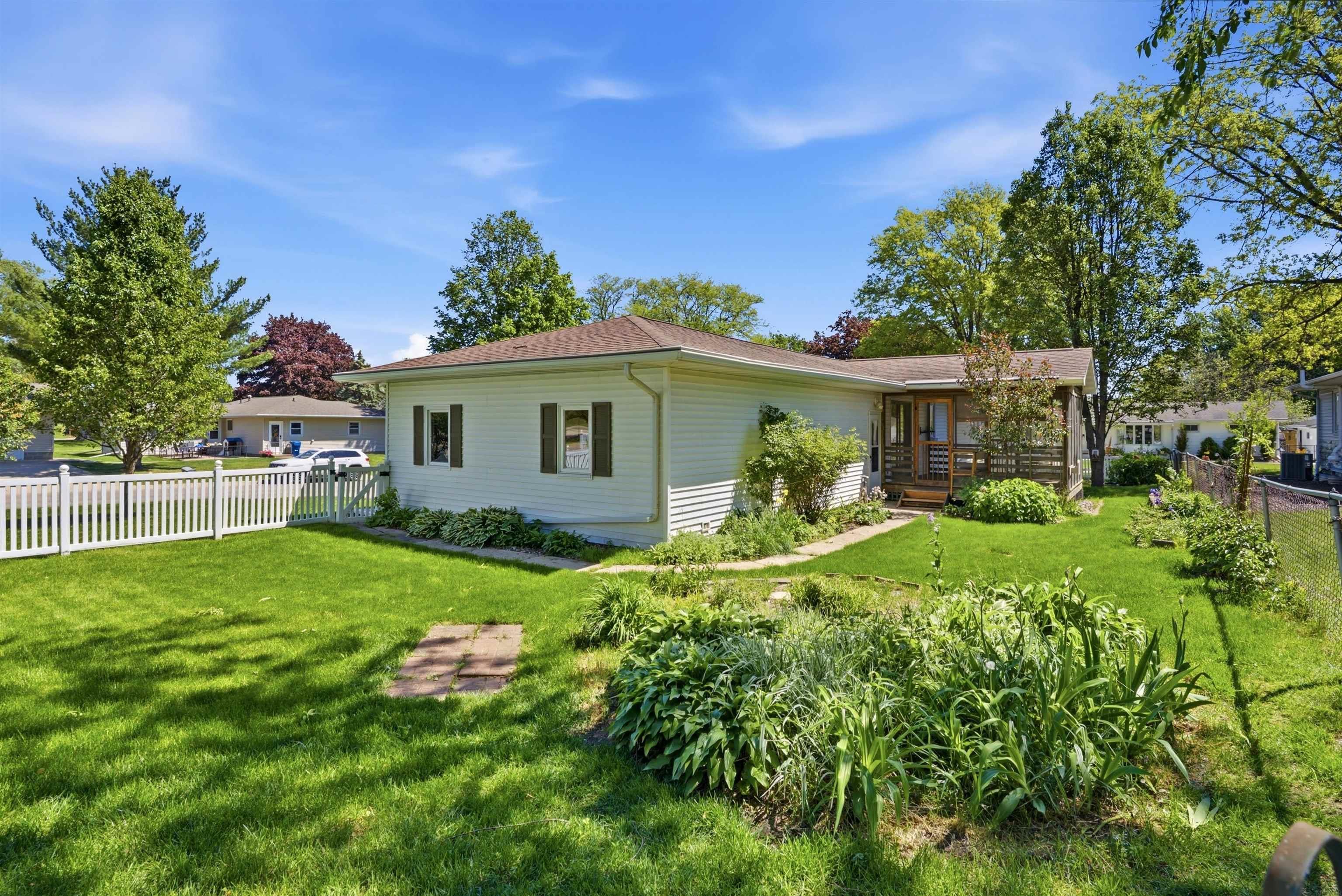 1926 Crescent Drive