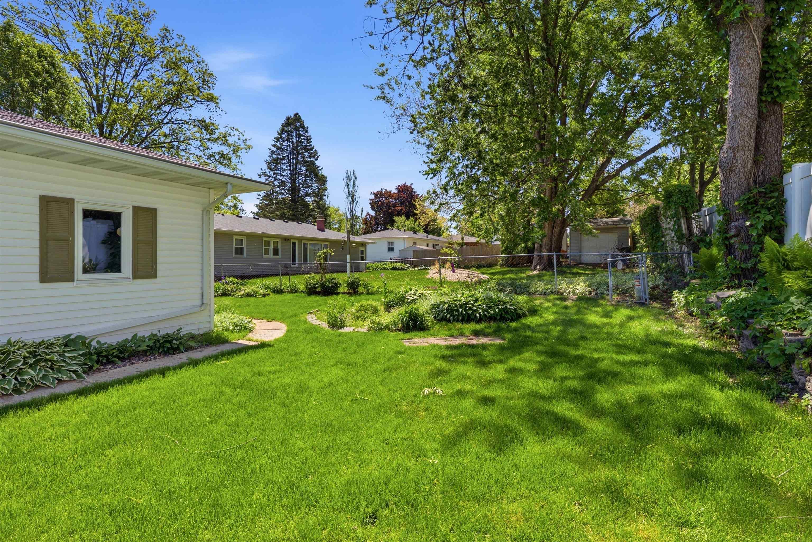 1926 Crescent Drive