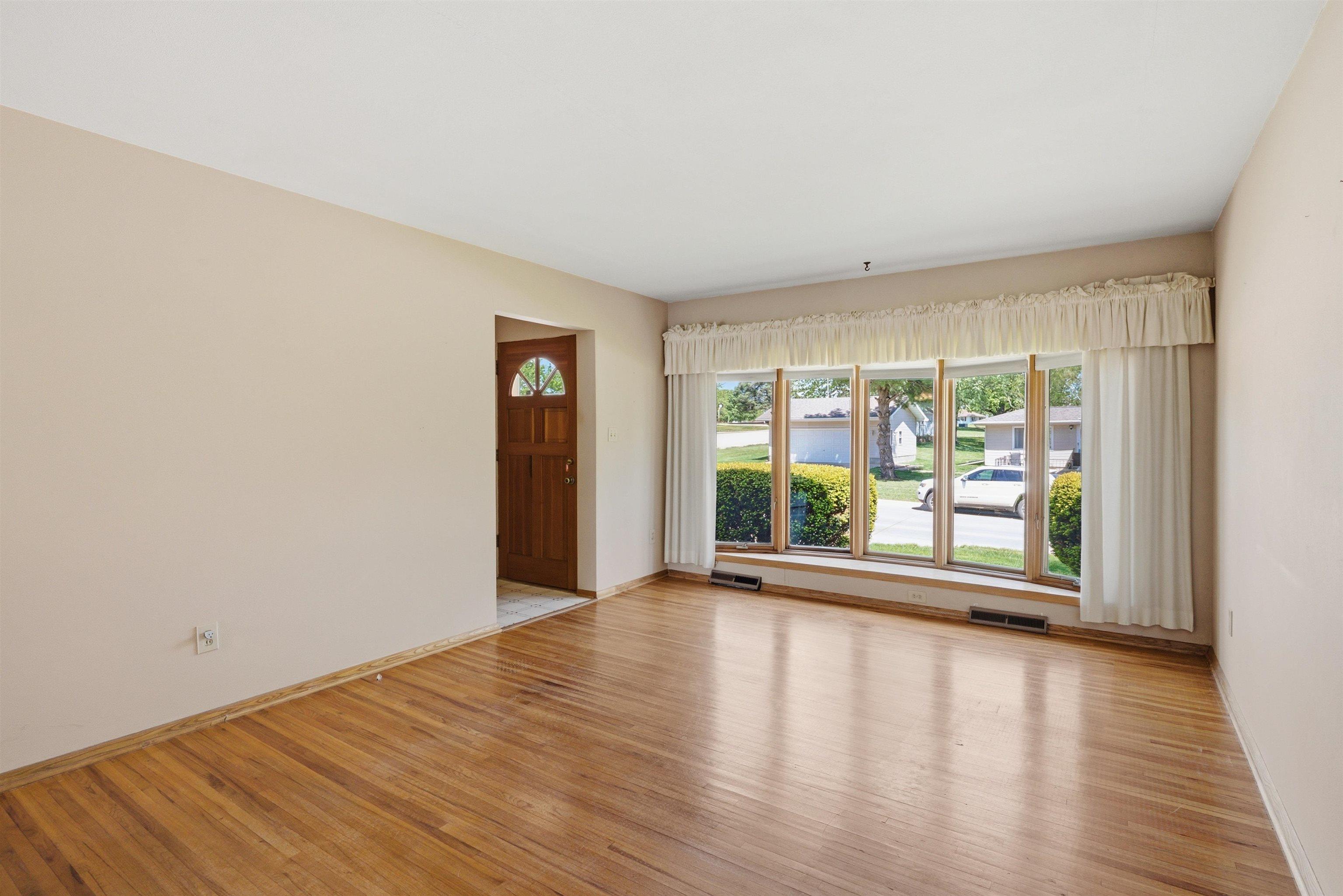 1926 Crescent Drive