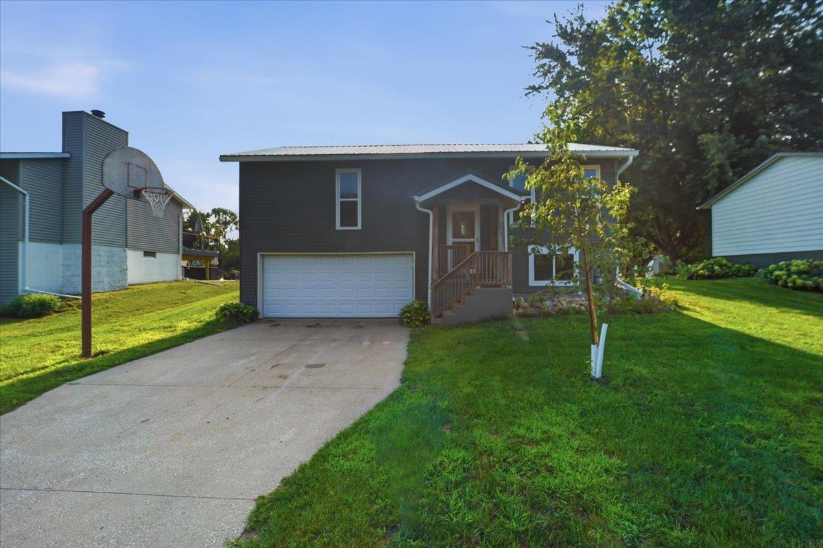 2721 Hiawatha Road