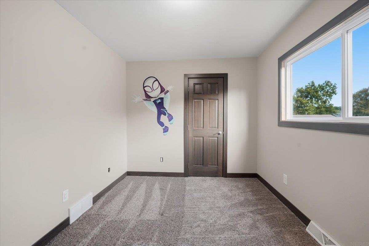 2721 Hiawatha Road