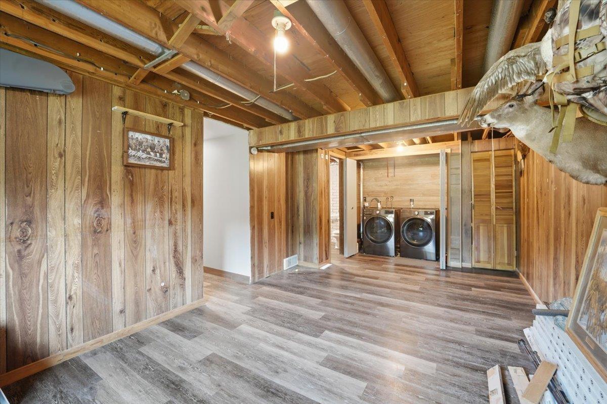 2721 Hiawatha Road