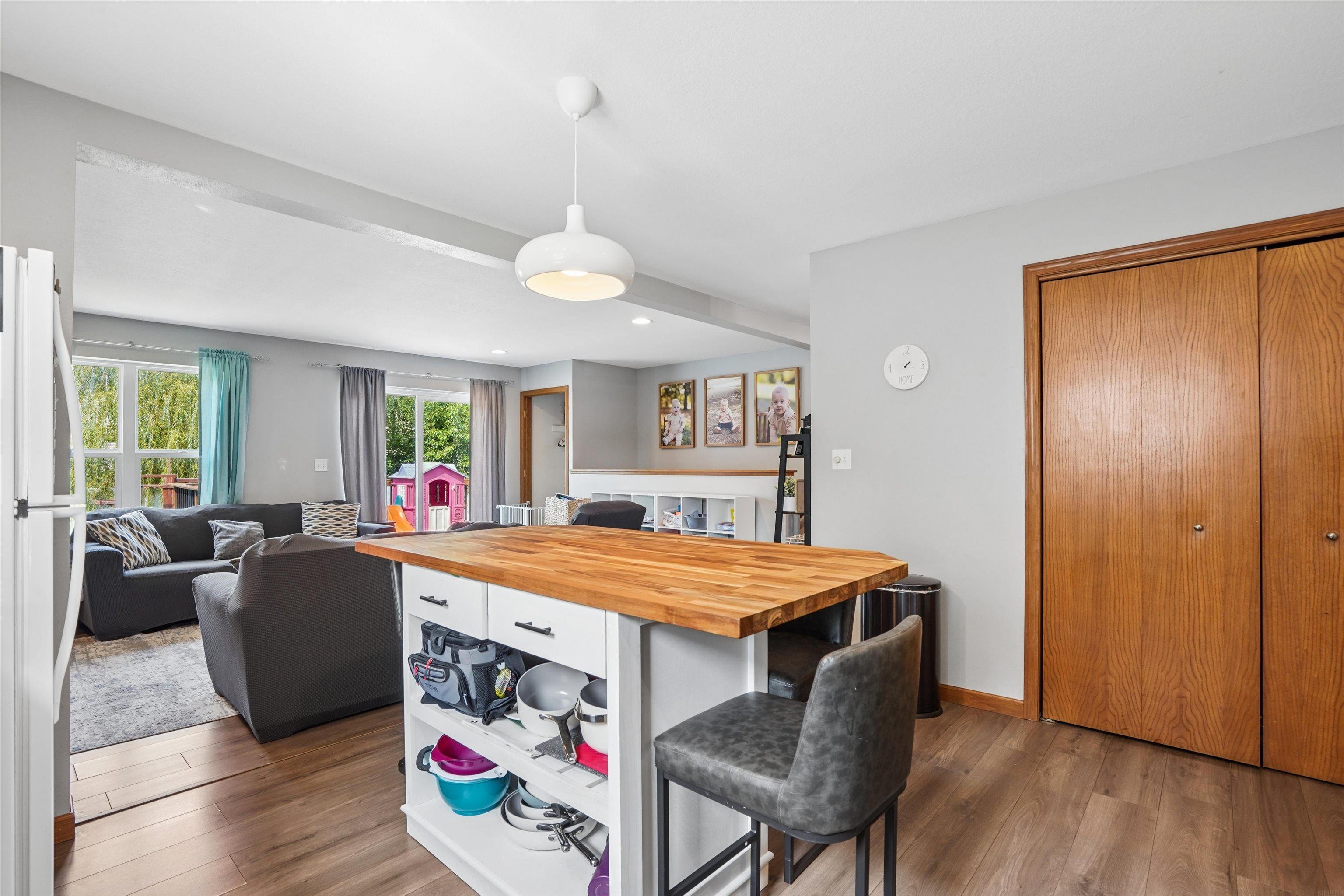 1408 Meadowview Lane