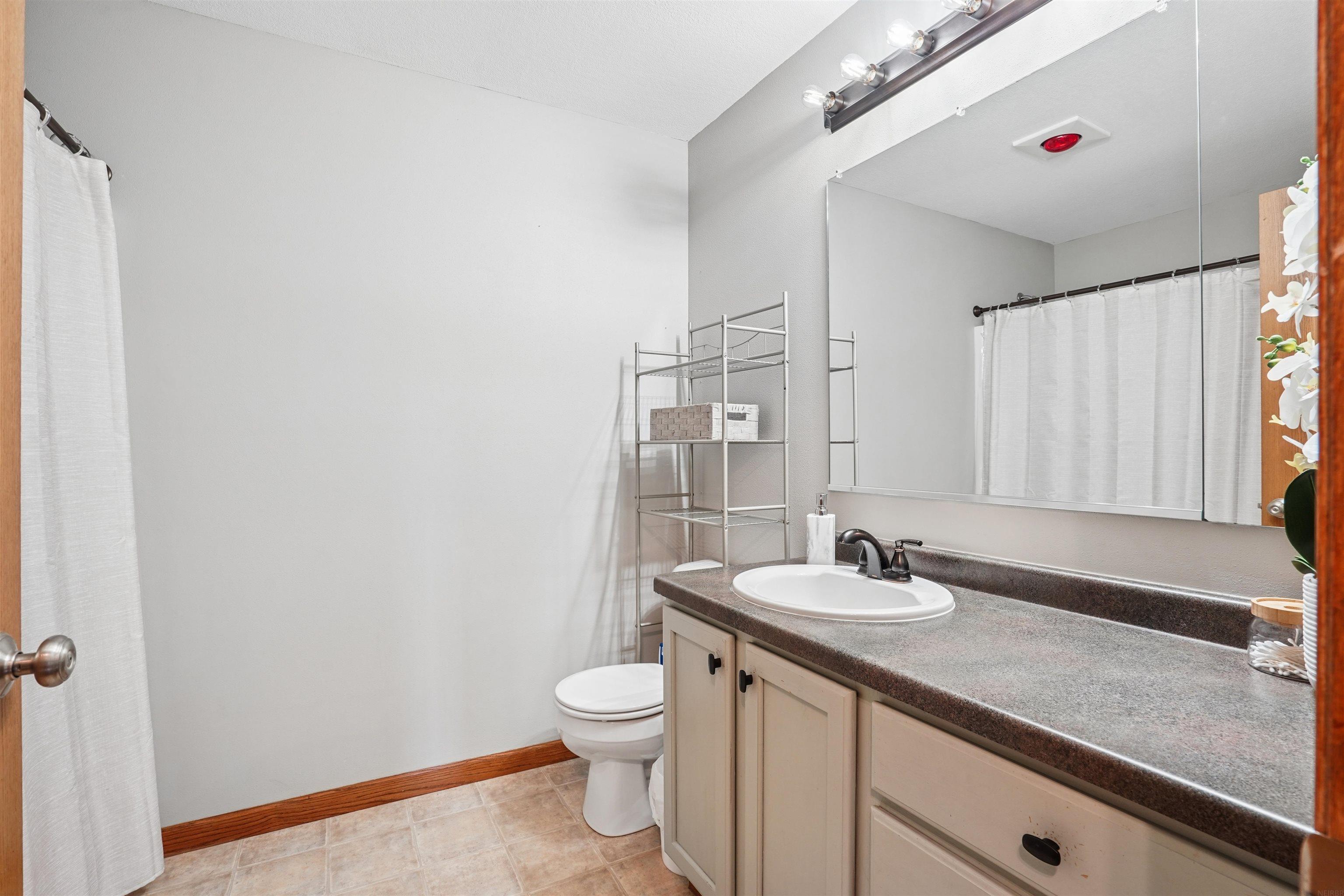 1408 Meadowview Lane