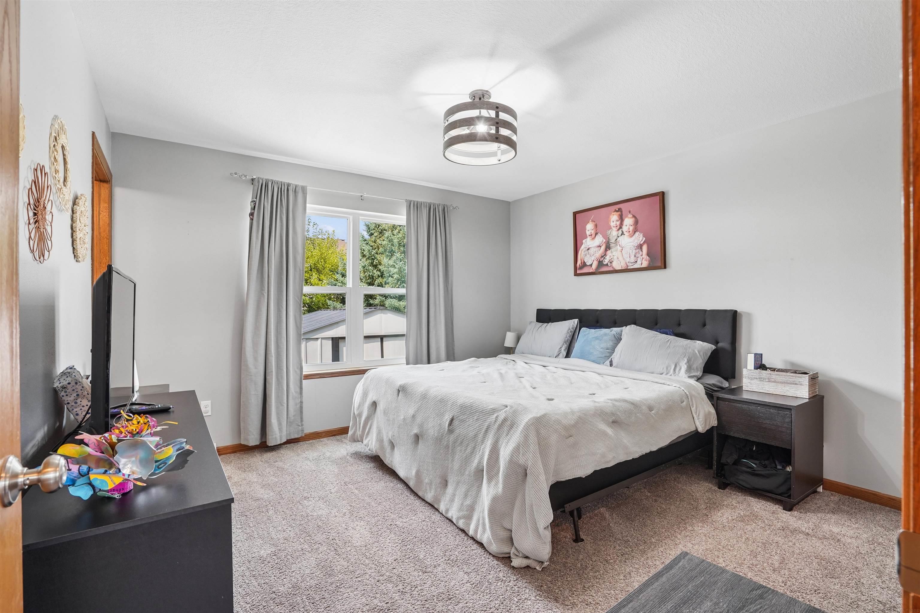 1408 Meadowview Lane