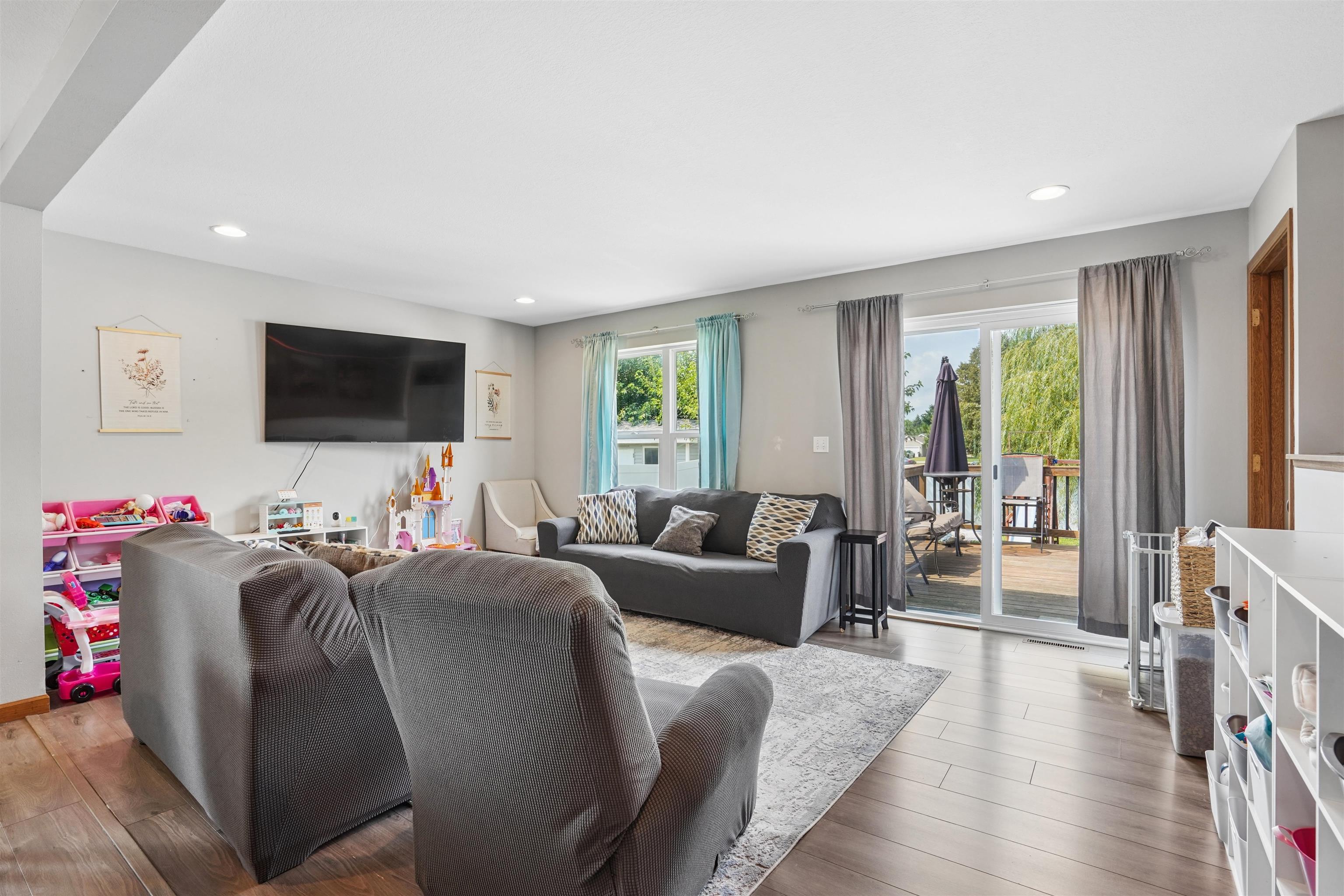 1408 Meadowview Lane