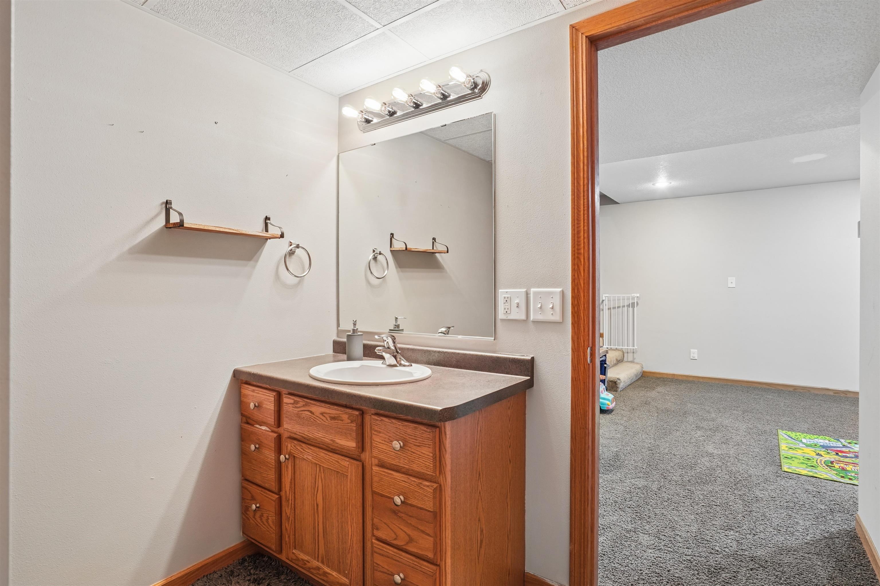 1408 Meadowview Lane