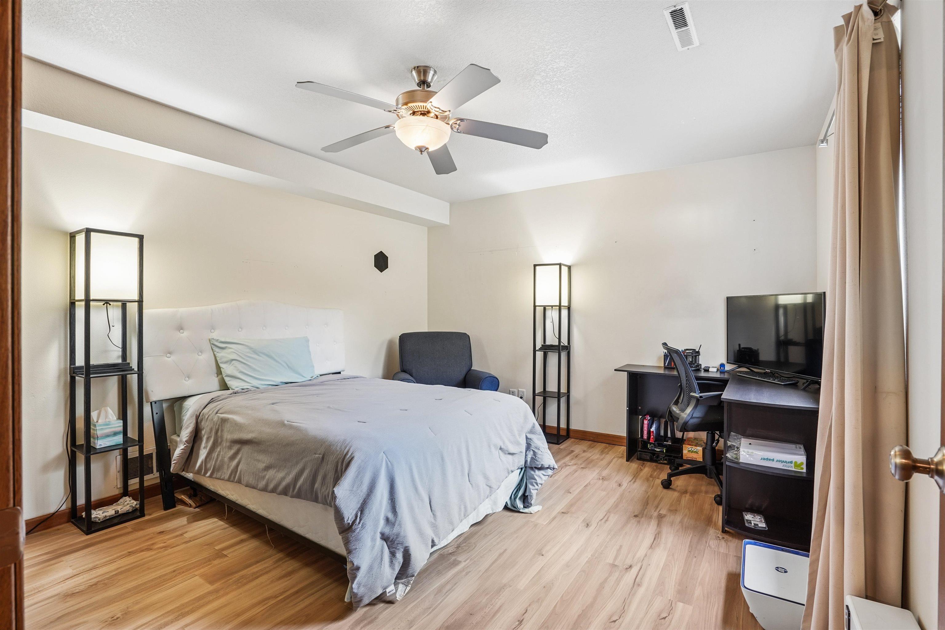 1408 Meadowview Lane