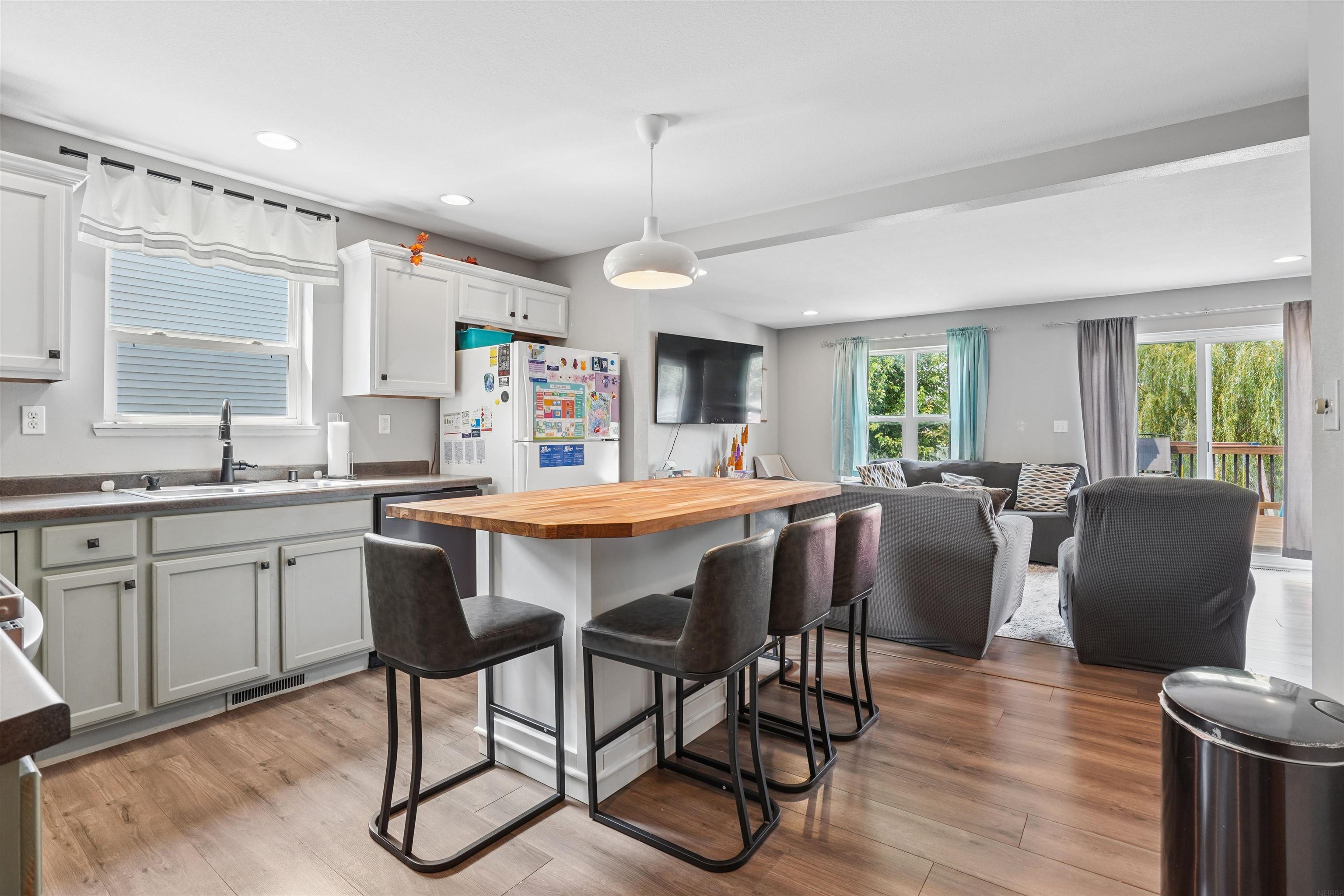 1408 Meadowview Lane
