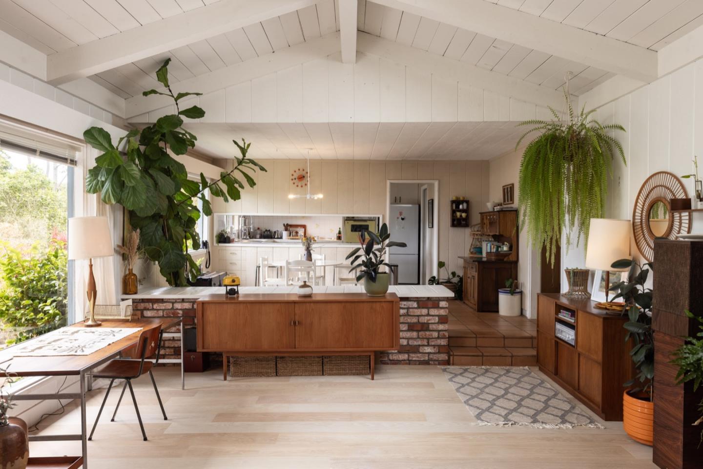 711 Toyon Drive