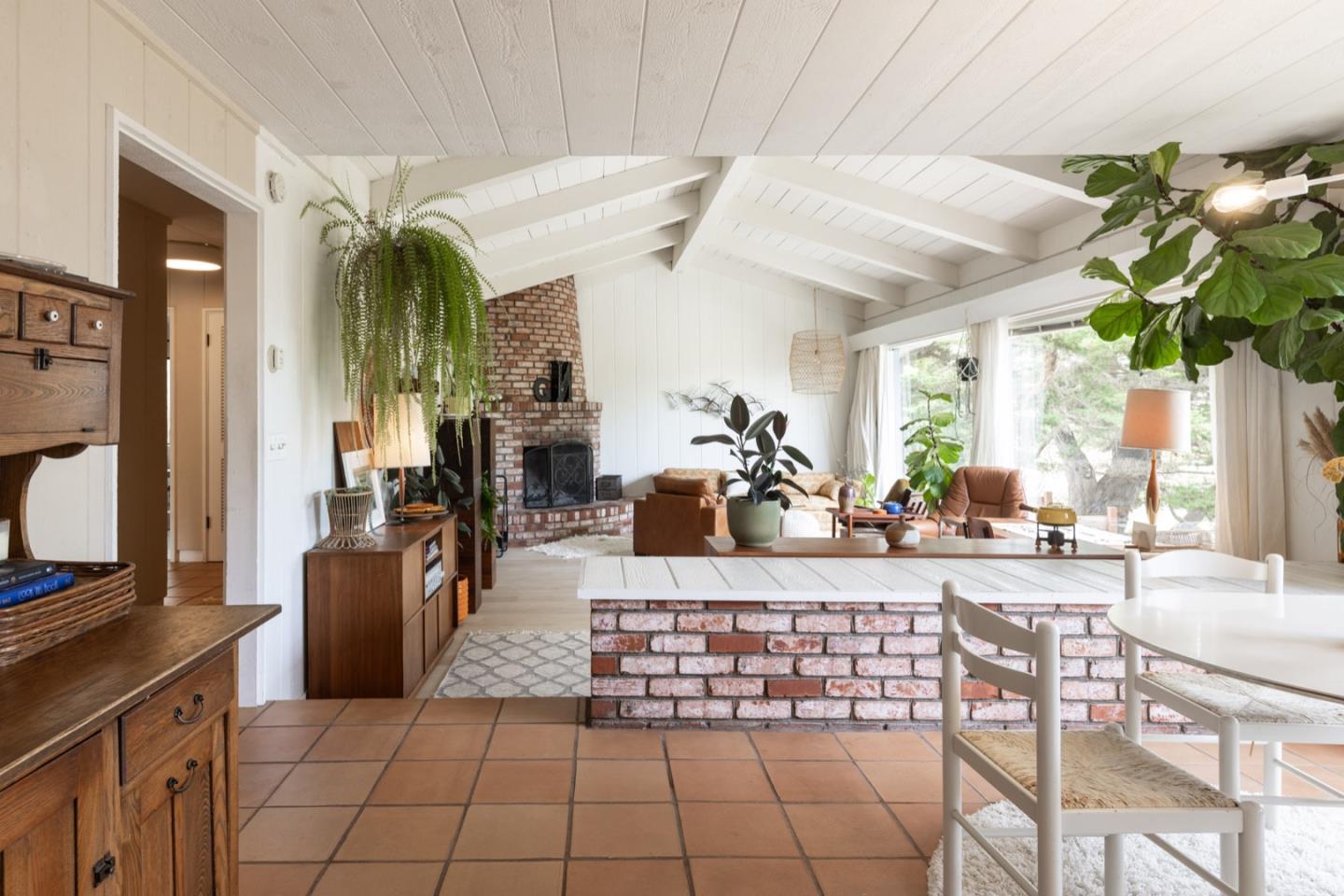 711 Toyon Drive