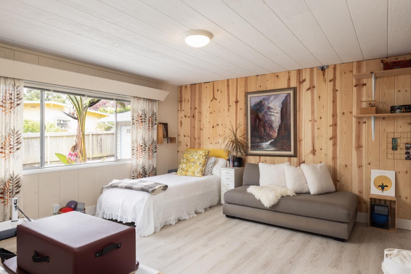 711 Toyon Drive