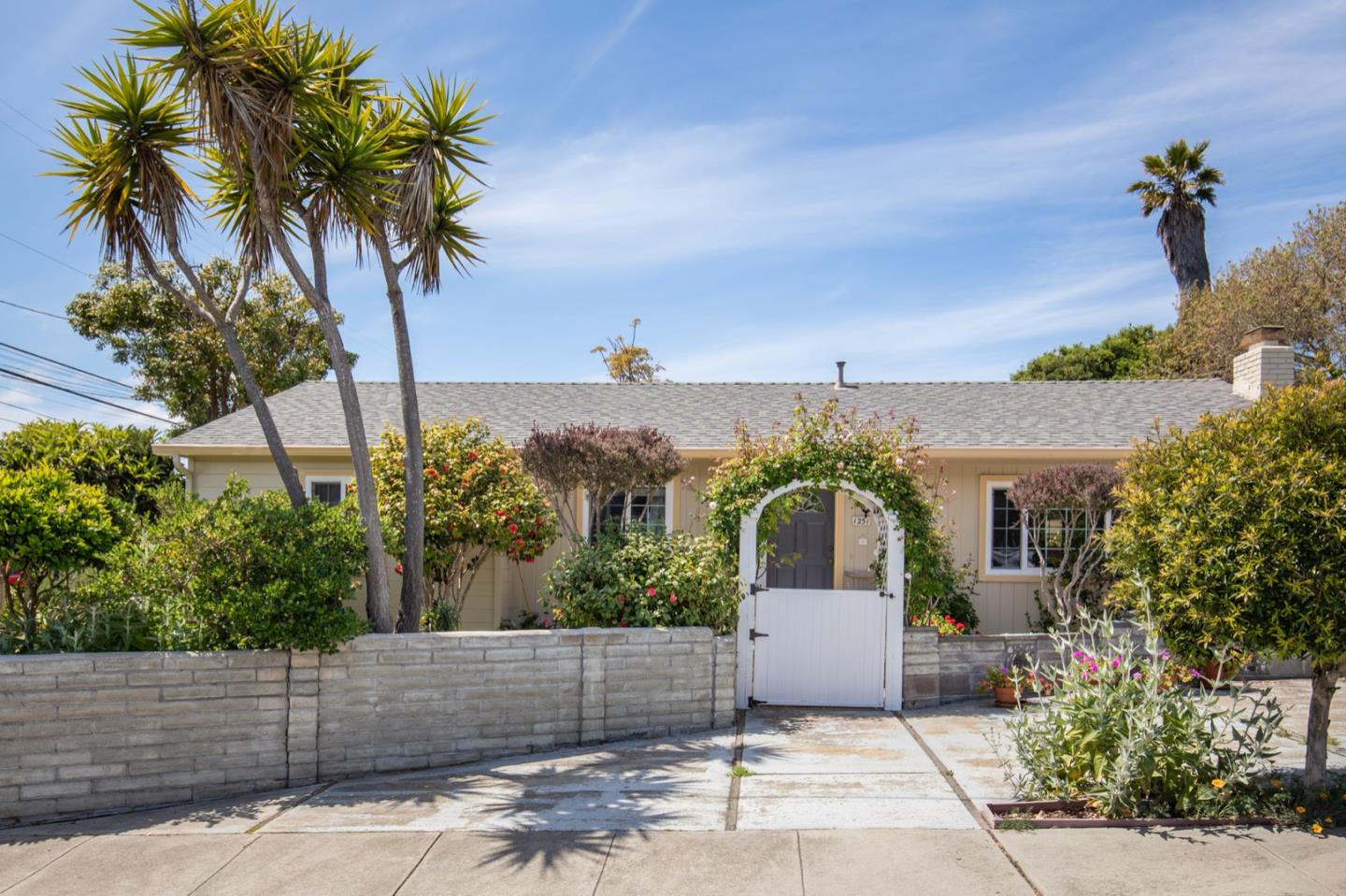 1251 Hillsdale Street, SEASIDE, CA 93955