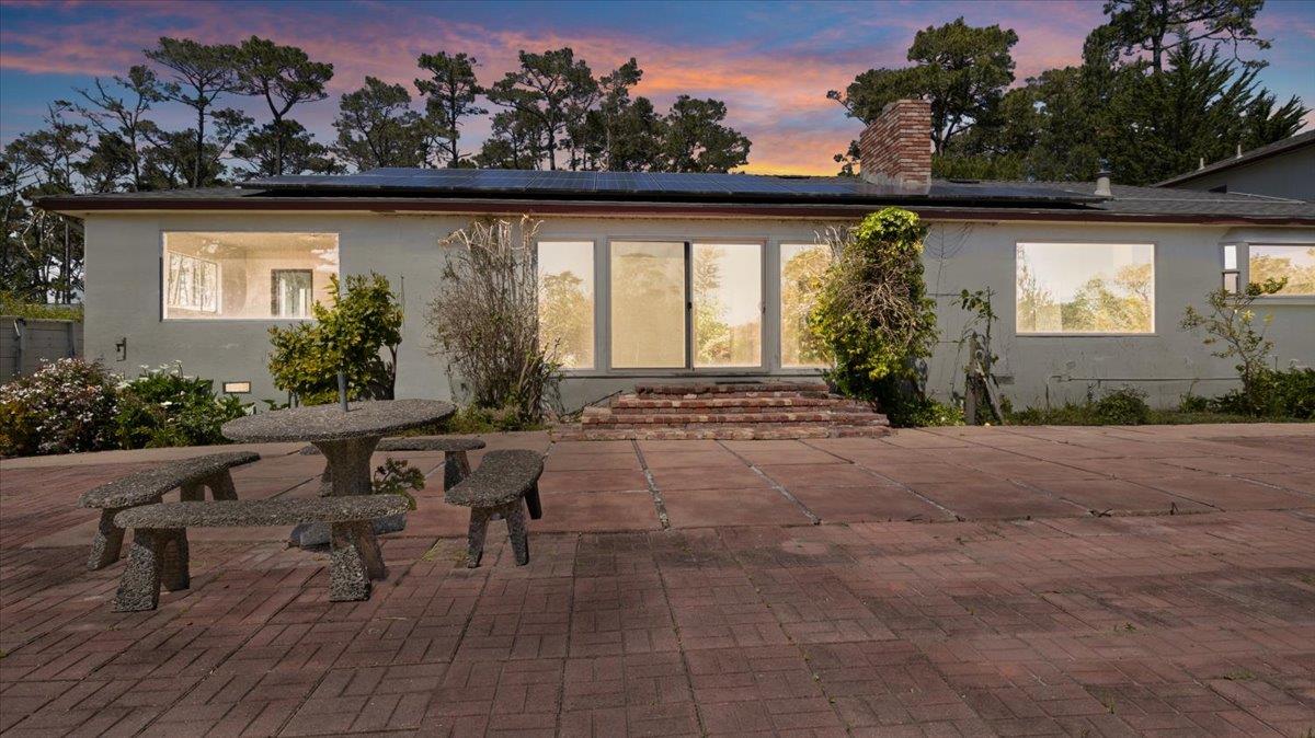 4032 Mora LN