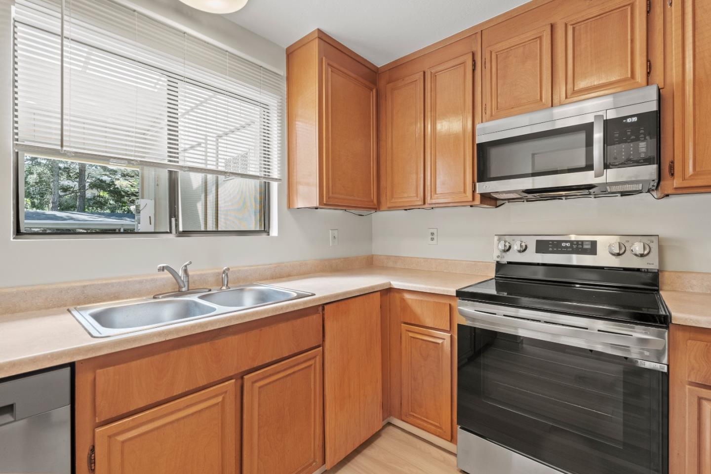 250 Forest Ridge Road 14