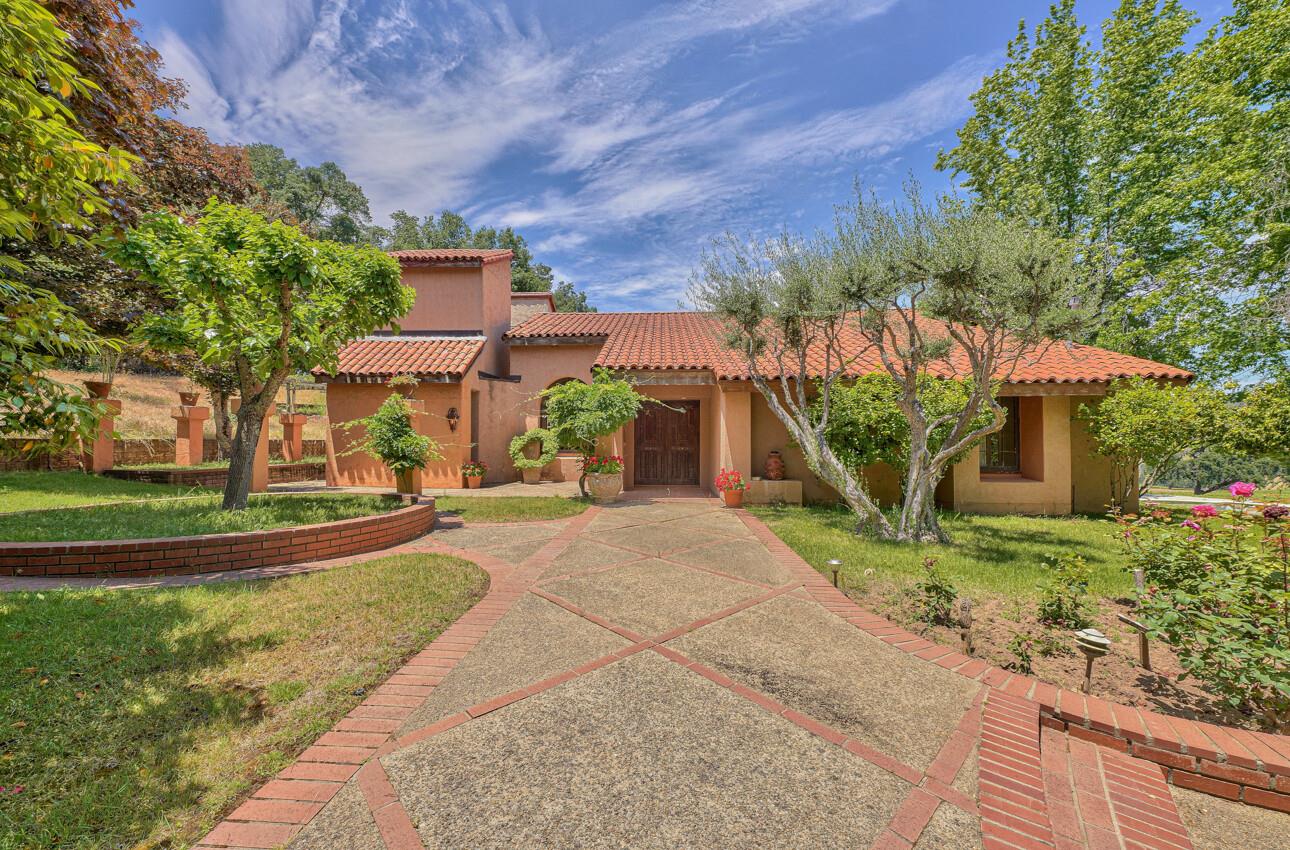 18820 Cachagua Road, CARMEL VALLEY, CA 93924
