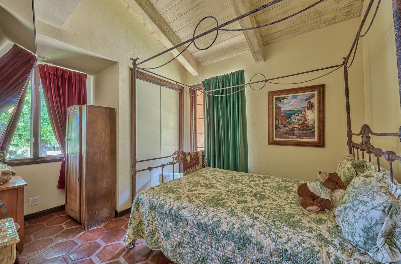 18820 Cachagua Road, CARMEL VALLEY, CA 93924