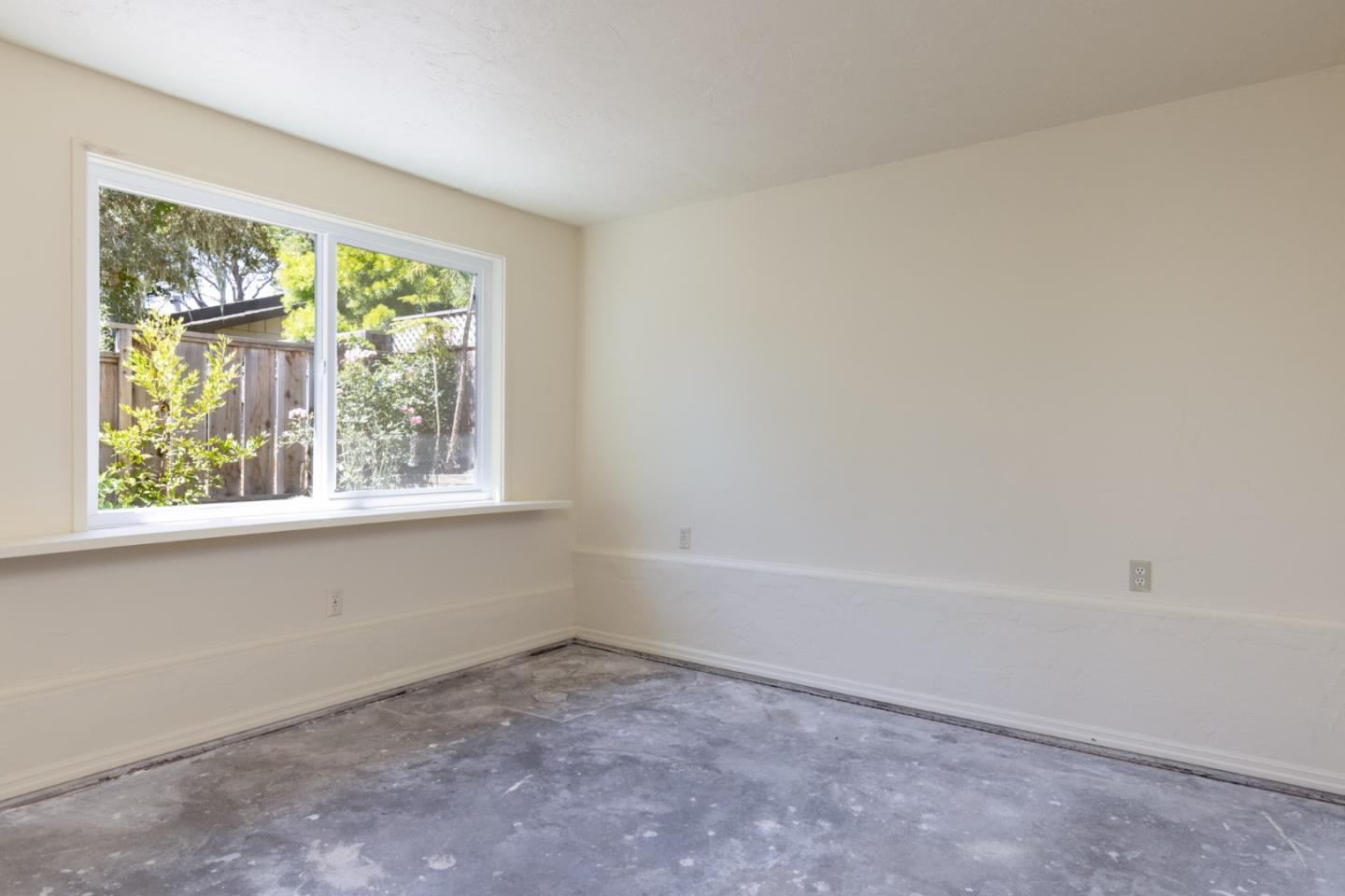 24742 San Carlos