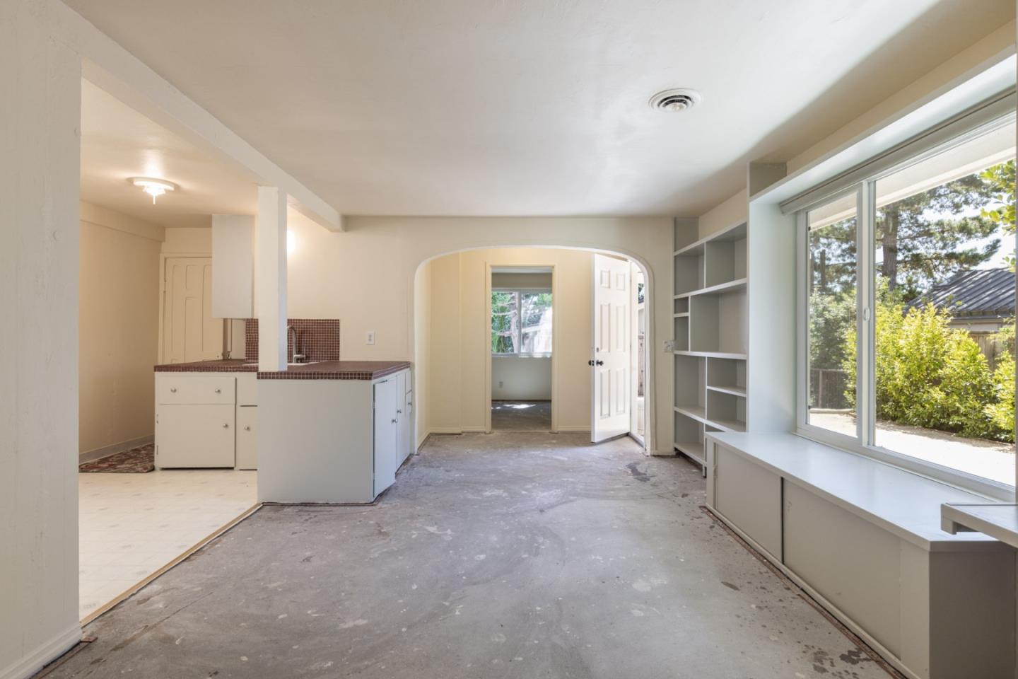 24742 San Carlos