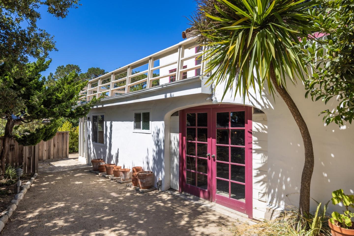 24742 San Carlos